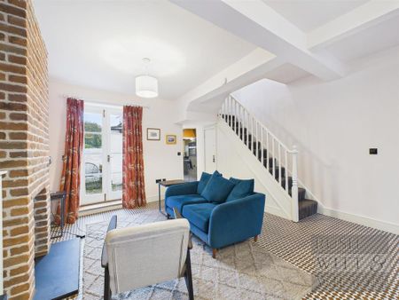 2 bedroom semi-detached house to rent - Photo 2