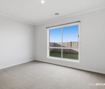 Stylish Family Home in Jubilee Estate – Available Now! - Photo 4