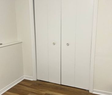 For Lease - 111 Lincoln Place, London South, Ontario - Photo 2