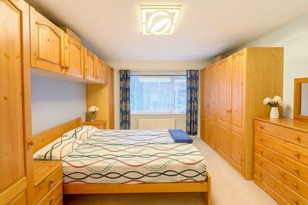 4 bedroom House To Let Total Size: 1238 SQ FT - Photo 3