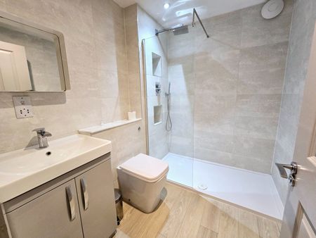 1 Bed Flat, London Court, RG1 - Photo 3