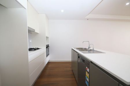 Modern 2 Bedroom, 2 Bathroom Apartment in the Heart of Bankstown - Photo 2