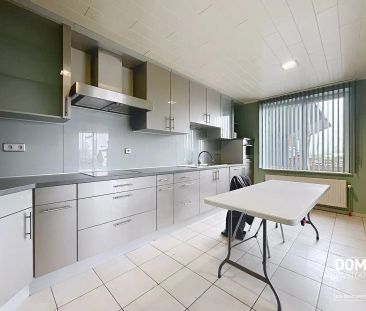 RUIM APPARTEMENT VAN 180 M² MET 2 SLAAPKAMERS, RUIME LEEFRUIMTE EN ... - Foto 6