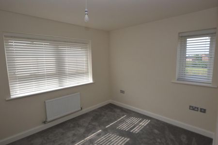 3 bedroom detached house to rent - Photo 2