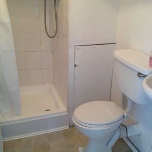 8 Bed Terraced House, Collingwood Road, BS6 - Photo 2