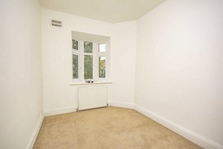 4 bedroom semi-detached house to rent - Photo 5