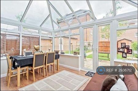3 bedroom terraced house to rent - Photo 3