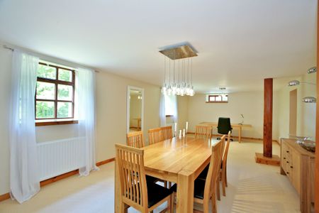 4 bedroom semi-detached house to rent - Photo 5