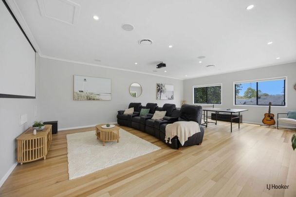 Luxury Family Home with Pool & Dual-Living Potential - Photo 1