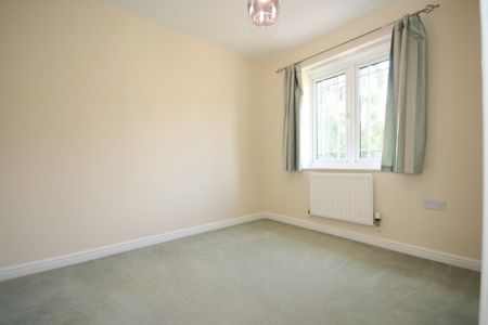 Knaphill, Woking - Photo 4