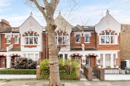 3 bedroom flat to rent - Photo 4