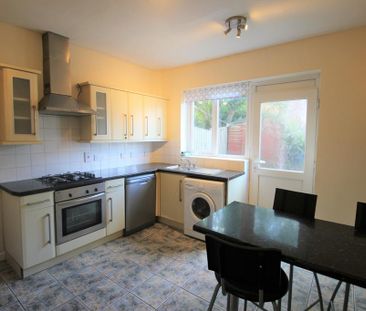 3 bedroom terraced house to rent - Photo 6