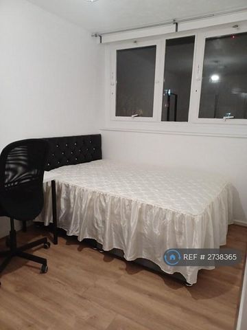 1 bedroom in a flat share to rent - Photo 5