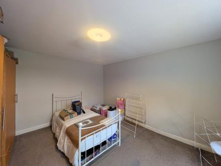 2 bedroom semi-detached house to rent - Photo 4