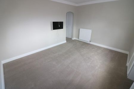 4 bedroom detached house to rent - Photo 4