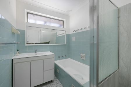 Family Favourite In Ultra-Convenient Locale - Photo 2