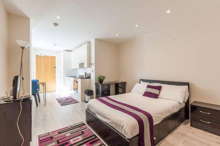 Studio to rent - Photo 2