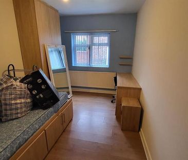 8 bedroom house to rent - Photo 4