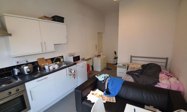 Studio to rent - Photo 1