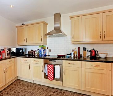 2 bedroom apartment to rent - Photo 4