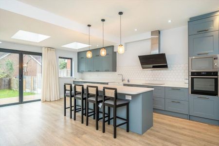 4 bedroom terraced house to rent - Photo 3