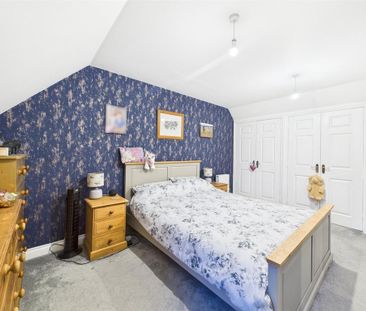 4 bedroom semi-detached house to rent - Photo 3