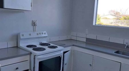 Tidy One-Bedroom Apartment – Available Now - Photo 3