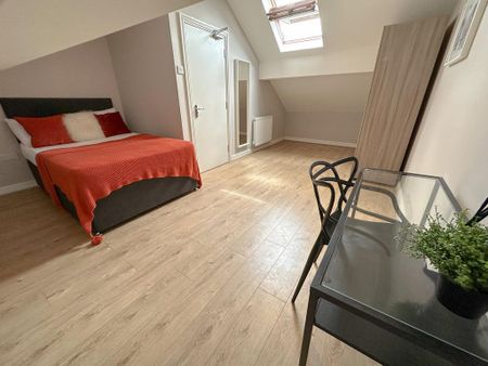 4 bedroom terraced house to rent - Photo 3