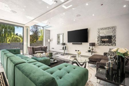 5 bedroom detached house to rent - Photo 4