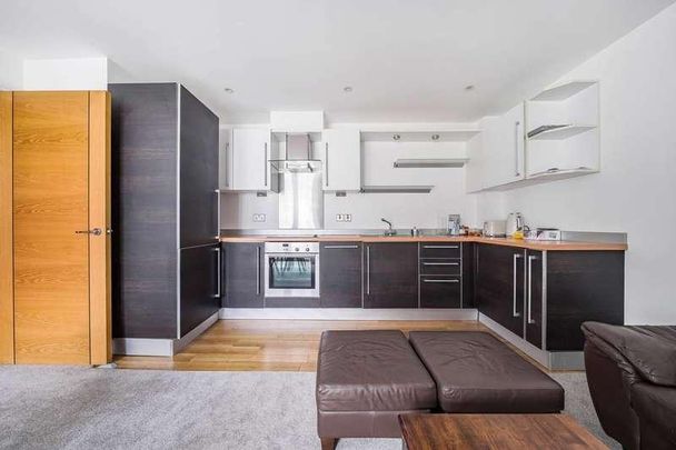 Walnut Tree Close, Guildford, GU1 - Photo 1