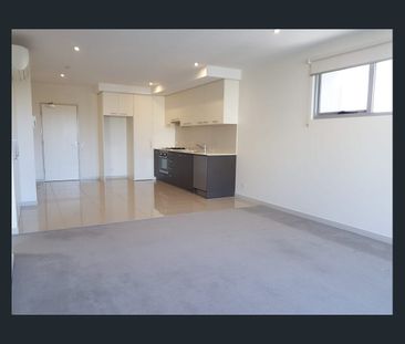 Stylish, Spacious Living in a Prime Heatherton Location - Photo 2
