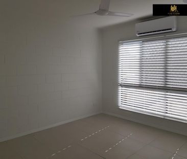 BEACHSIDE 2 BEDROOM RENOVATED DUPLEX - MASSIVE YARD - Photo 6