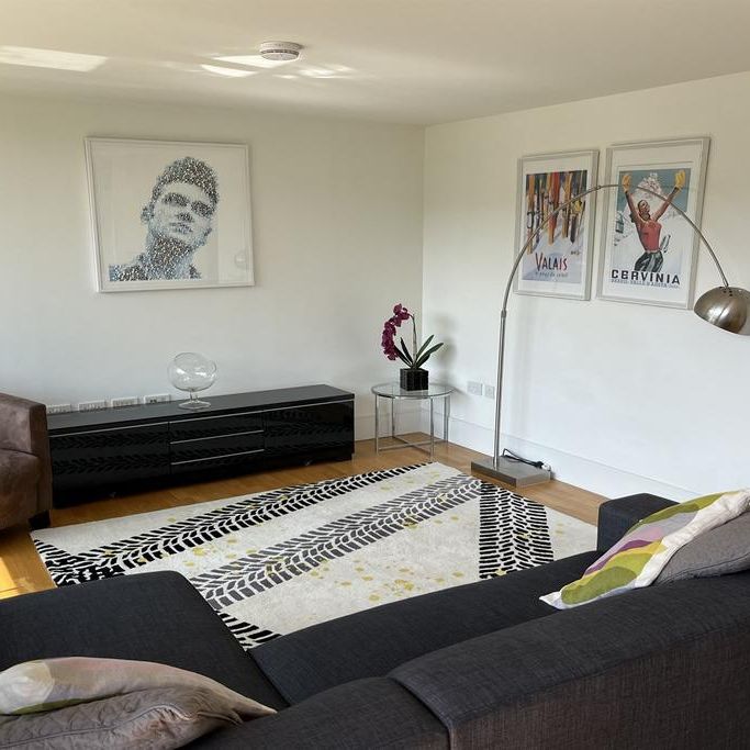 2 bedroom ground floor flat to rent - Photo 1