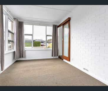 101 Benny Street, Port Noarlunga SA 5167 - House For Rent | Domain - Photo 2