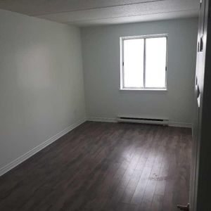 Très Bel Appartement 3 1/2 à Louer - Boulevard Des Sources - DDO - Aussi 4 1/2 - Photo 2
