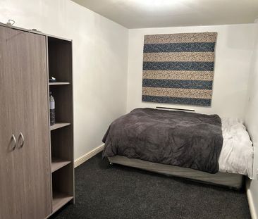 Room in a Shared Flat, City View, NG3 - Photo 4