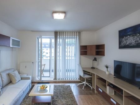 Pronájem bytu 2+kk 51 m2 - Fotografie 2