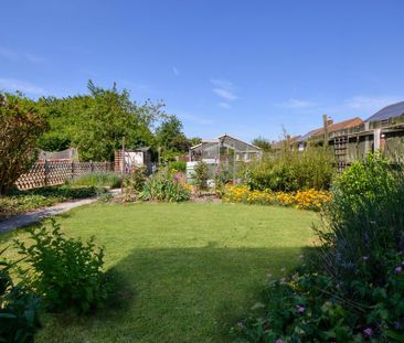 3 bedroom semi-detached house to rent - Photo 6