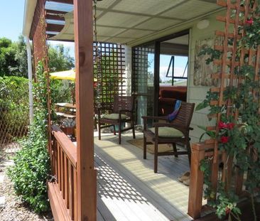 Small family home or retirement retreat - Photo 3
