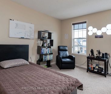 Detached Home For Lease | W9253315 - Photo 1