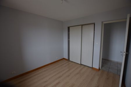 Location Appartement 4 pièces 76m² Y 80190 - Photo 3