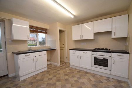 2 bedroom terraced house to rent - Photo 3