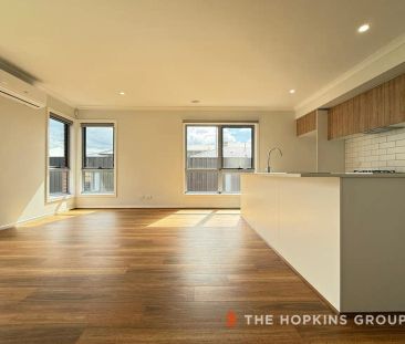 “Modern Family Living with Comfort and Convenience” - Photo 3