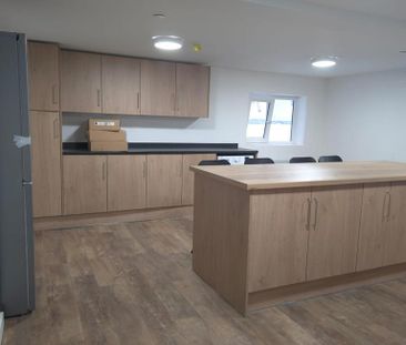 1 bedroom in a house share to rent - Photo 4