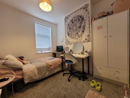 Manor Street, Heath - Photo 4