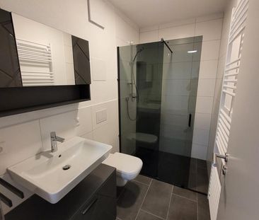 KFW 55_ 2-Zimmer-Wohnung mit große Trasse und Einbauküche in Holz - Foto 1