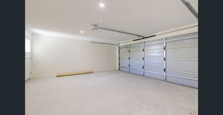 Family Home in Highlands Estate! - Photo 4