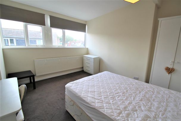 Thornville Road, Hyde Park, LS6 1JY, Leeds - Photo 1