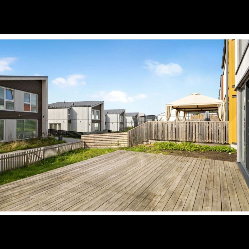 Vikingavägen, Åkersberga - Photo 1