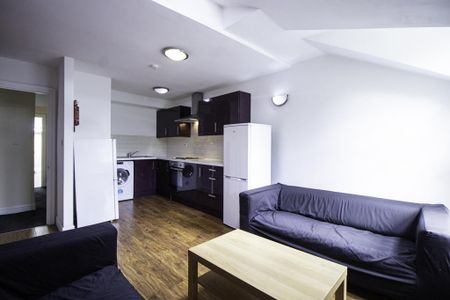 3 bedroom apartment to rent - Photo 4